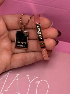Stainless Steel Rose Gold 'Siempre brillas' Bangel & Necklace Set